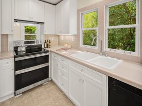 6216 33rd Avenue NE, Seattle WA 98115