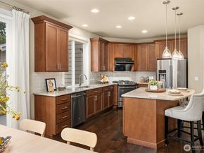 8718 124TH Avenue NE, Kirkland WA 98033