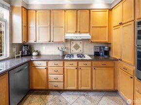 8630 113th Lane NE, Kirkland WA 98033