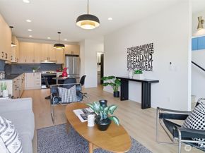 4517 35th Avenue S E, Seattle WA 98118