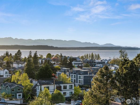 3310 59th Avenue SW A, Seattle WA 98116