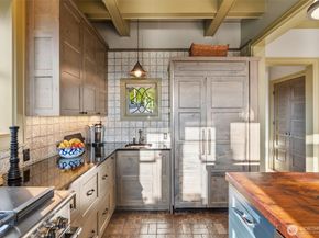 3310 59th Avenue SW A, Seattle WA 98116