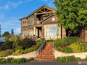 3310 59th Avenue SW A, Seattle WA 98116