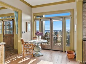 3310 59th Avenue SW A, Seattle WA 98116