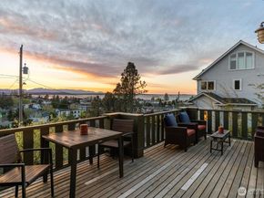 3310 59th Avenue SW A, Seattle WA 98116