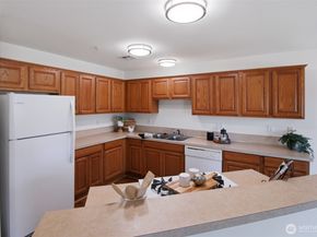 1318 37th Street 2420, Everett WA 98201