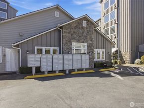 1318 37th Street 2420, Everett WA 98201