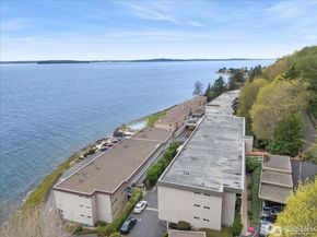 10203 47th Avenue SW C8, Seattle WA 98146