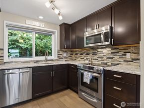 10203 47th Avenue SW C8, Seattle WA 98146