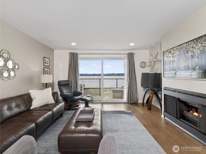 10203 47th Avenue SW C8, Seattle WA 98146