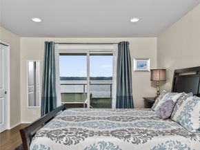 10203 47th Avenue SW C8, Seattle WA 98146