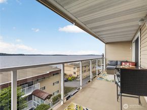 10203 47th Avenue SW C8, Seattle WA 98146