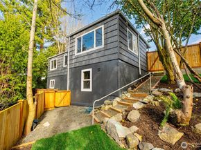 120 Tracy Avenue N, Port Orchard WA 98366