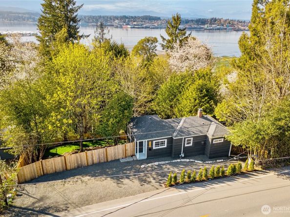120 Tracy Avenue N, Port Orchard WA 98366
