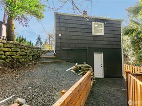 120 Tracy Avenue N, Port Orchard WA 98366