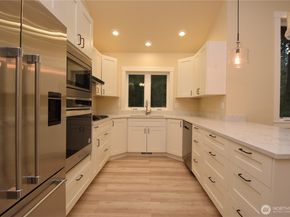 15915 Nesika Bay Road NE, Poulsbo WA 98370