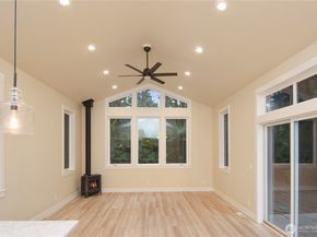 15915 Nesika Bay Road NE, Poulsbo WA 98370