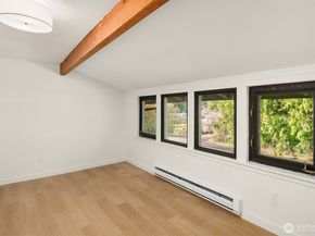 11726 10th Avenue S, Seattle WA 98168