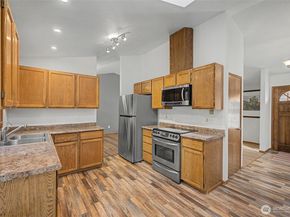 6509 182nd Street SW, Lynnwood WA 98037