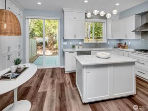 9080 162nd Place NE 2202, Redmond WA 98052