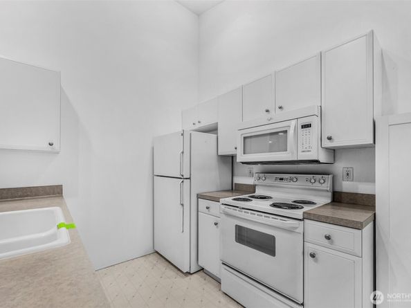 6527 200th Street SW 304, Lynnwood WA 98036