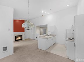 6527 200th Street SW 304, Lynnwood WA 98036