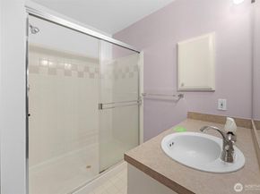 6527 200th Street SW 304, Lynnwood WA 98036