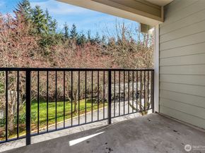 6527 200th Street SW 304, Lynnwood WA 98036
