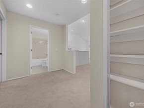 6527 200th Street SW 304, Lynnwood WA 98036