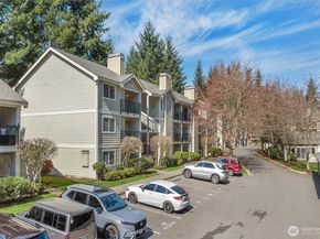 6527 200th Street SW 304, Lynnwood WA 98036