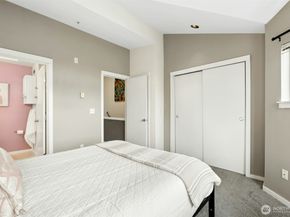 11560 Stone Avenue N 101, Seattle WA 98133