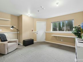 11560 Stone Avenue N 101, Seattle WA 98133