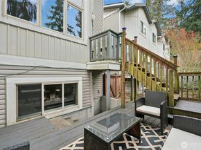 11560 Stone Avenue N 101, Seattle WA 98133
