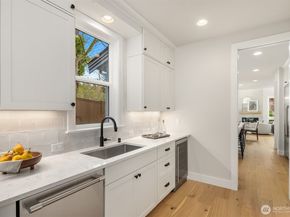18660 NE 53rd Street, Redmond WA 98052