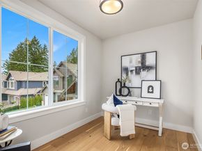 18660 NE 53rd Street, Redmond WA 98052