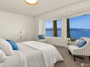 12145 Arrow Point Loop NE, Bainbridge Island WA 98110
