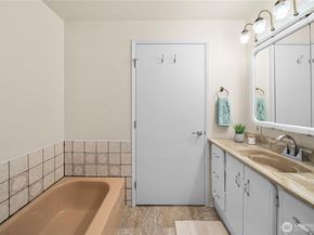 26650 18th Place S, Des Moines WA 98198