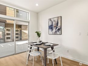 3817 B Fremont Avenue N, Seattle WA 98103