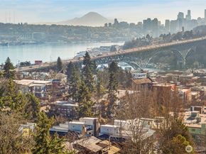 3817 B Fremont Avenue N, Seattle WA 98103