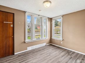 2113 E grand Avenue, Everett WA 98201