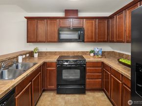 1731 10th Avenue NE B115, Issaquah WA 98029