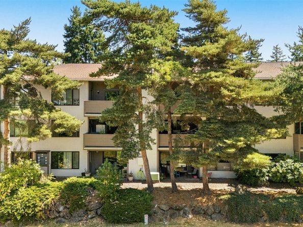 13611 NE 8th Street 106, Bellevue WA 98005