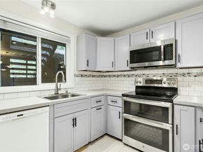 13611 8th 106, Bellevue WA 98005