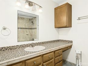 13611 NE 8th Street 106, Bellevue WA 98005