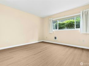 13611 NE 8th Street 106, Bellevue WA 98005