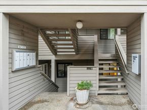 13611 8th 106, Bellevue WA 98005