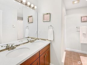 5921 S 234th Place, Kent WA 98032