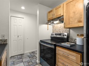 9484 Redmond-Woodinville Road NE C205, Redmond WA 98052