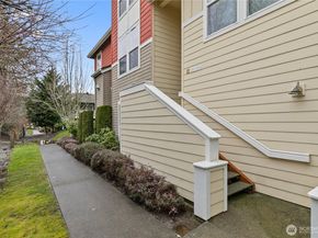22639 NE Alder Crest Drive 202, Redmond WA 98053