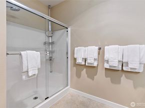 22639 NE Alder Crest Drive 202, Redmond WA 98053